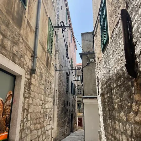 Zen In The Centar Of