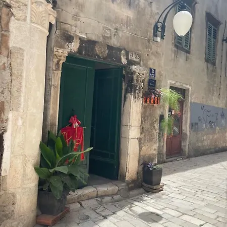 Zen In The Centar Of *