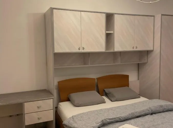 Zen In The Centar Of דירה